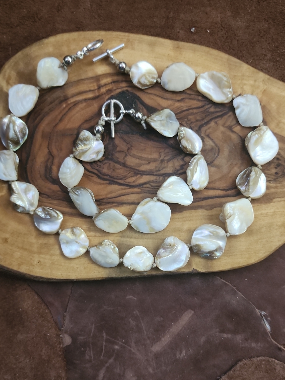 Mother-of-Pearl Chocker Necklace & Bracelet Set